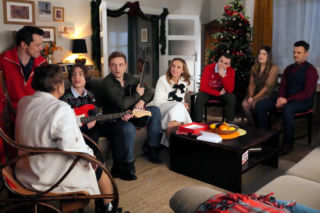 Barwy szczęścia, odcinek 3374: Emil (Artem Malaszczuk), Lucyna (Bożena Stachura), Asia (Anna Gzyra), Hubert (Marek Molak), Agata (Natalia Zambrzycka), Ignacy (Olaf Staszkiewicz), Staś (Olaf Kaprzyk), Daniel  (Marcin Bikowski)