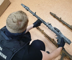 Niemieckie MG-34 w przesyłce kurierskiej. Miały trafić do Wielkiej Brytanii