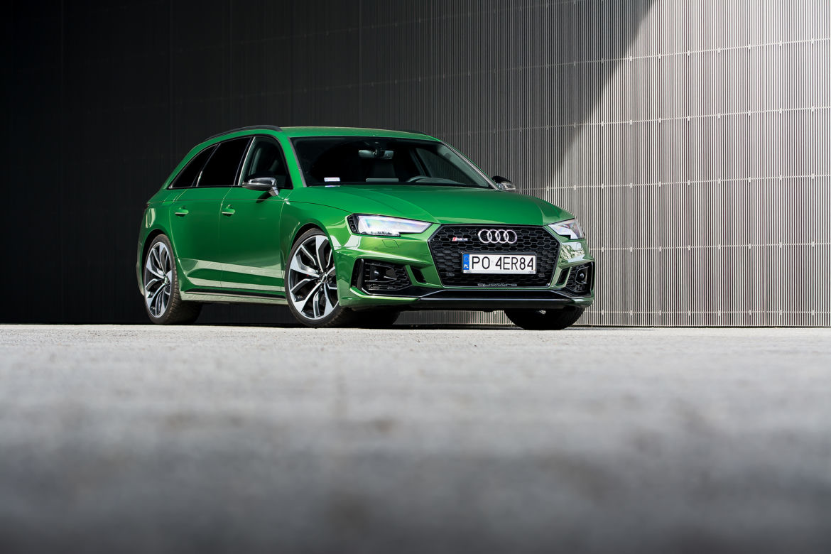 Audi RS4 Avant B9 2.9 TFSI V6 450 KM Tiptronic quattro