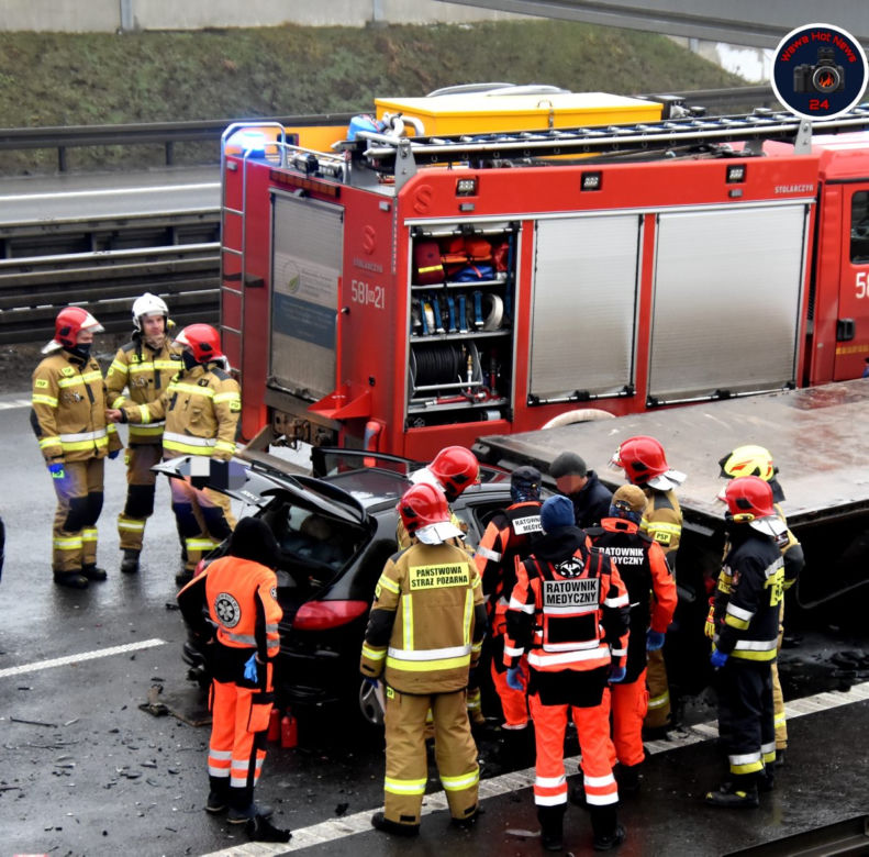 Peugeot sprasowany na trasie S8