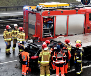 Peugeot sprasowany na trasie S8