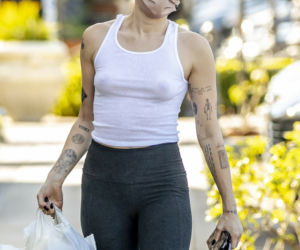 Miley Cyrus bez stanika