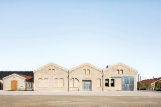 Lot 8 w Arles. XIX-wieczny magazyn kolejowy przekształcony w laboratorium projektowe