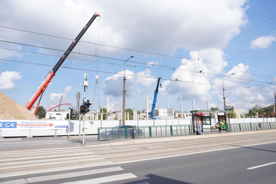 Na Górczynie powstaje nowy sklep. Po dawnym Górczyńskim Centrum Handlowym nie ma już nic