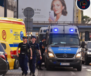 Dwóch mężczyzn weszło na hotel Marriott w Warszawie. Zrobili to bez zabezpieczeń