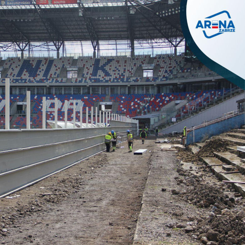 Rozbiórka trybuny na stadionie w Zabrzu
