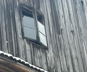 Chciał ukraść miedź, omal nie zginął. Dramat w starym młynie pod Puławami