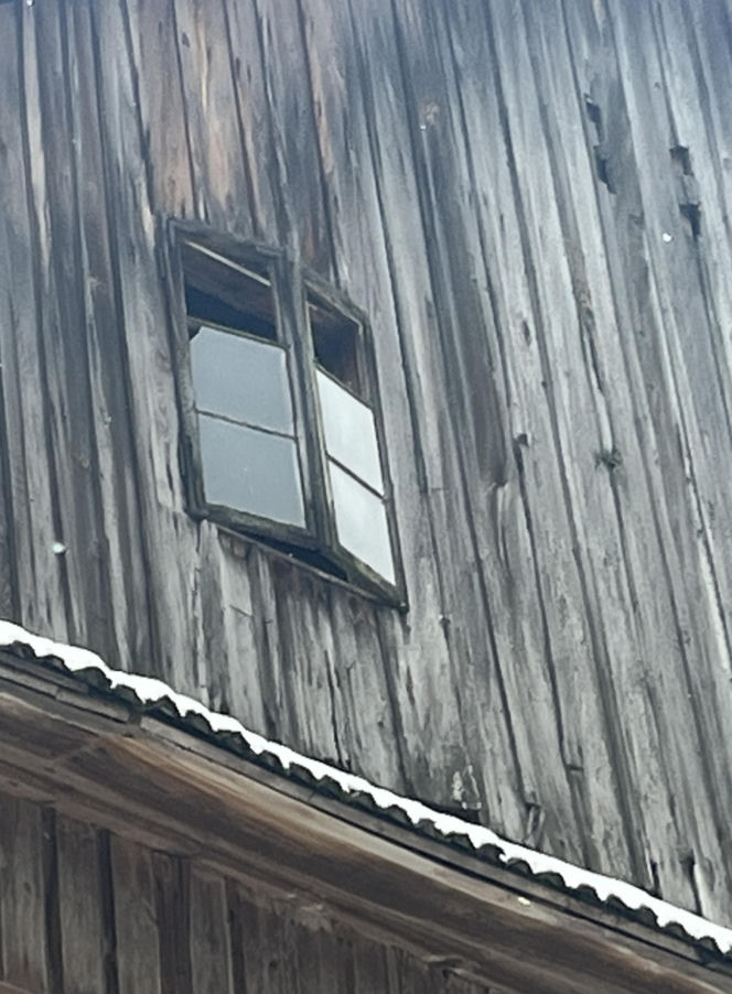 Chciał ukraść miedź, omal nie zginął. Dramat w starym młynie pod Puławami