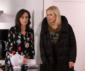 Na Wspólnej odc. 3227. Iza (Anna Korcz), Ilona Zdybicka (Anna Samusionek)