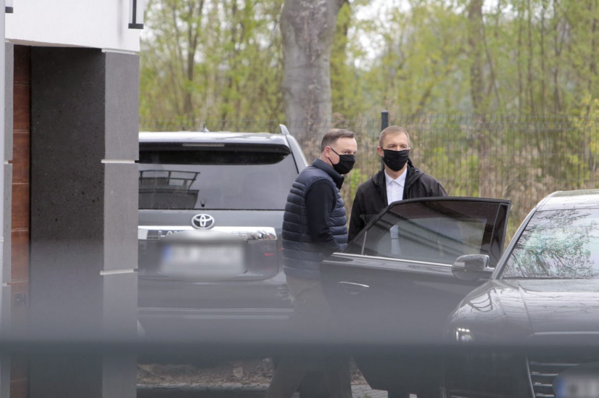 Prezydent Andrzej Duda dogląda nowej willi pod Krakowem