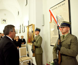 Odsłonięcie tablicy w kaplicy Pałacu Prezydenckiego 