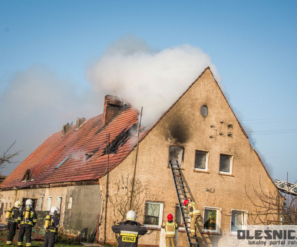 Groźny pożar pod Oleśnicą