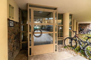 Dom Pod Żaglem na Alei Przyjaciół w Warszawie