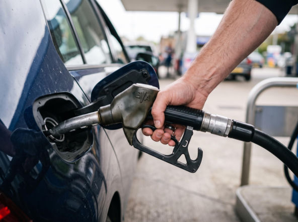 Hurtowe ceny paliw 14.09.2026. Czas na oddech po weekendowych podwyżkach?
