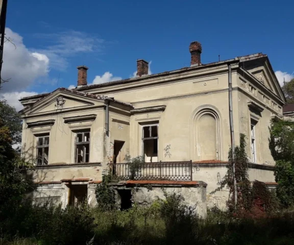 Willa jak z włoskich pocztówek. Remont zrujnowanego zabytku koło Tarnowa