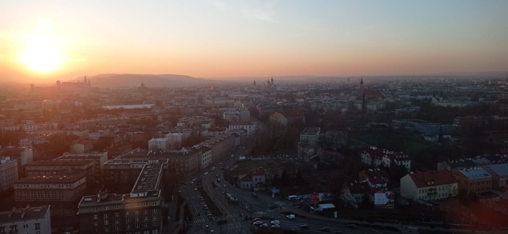 Tak smog unosi się nad Krakowem