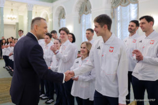 Semirunnij i Kurakowa w pierwszym rzędzie u Nawrockiego! Zaroiło się od prezentów