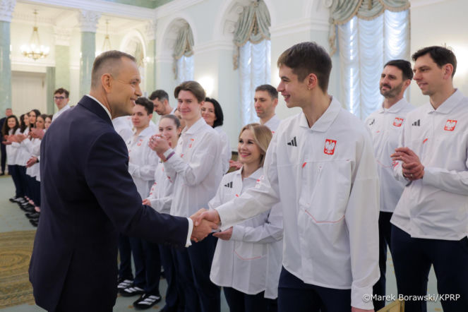 Semirunnij i Kurakowa w pierwszym rzędzie u Nawrockiego! Zaroiło się od prezentów