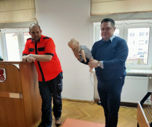 Pracownicy starostwa przeszkoleni z pierwszej pomocy