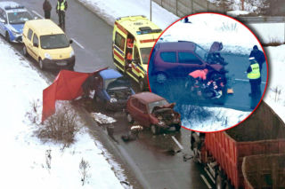 Senior w Seicento wjechał pod ciężarówkę, nie żyje. Koszmarny wypadek pod Warszawą