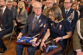 Wręczenie Krzyża Wielkiego Orderu Zasługi RP rodzicom Michaela Ollisa w Waszyngtonie, DC