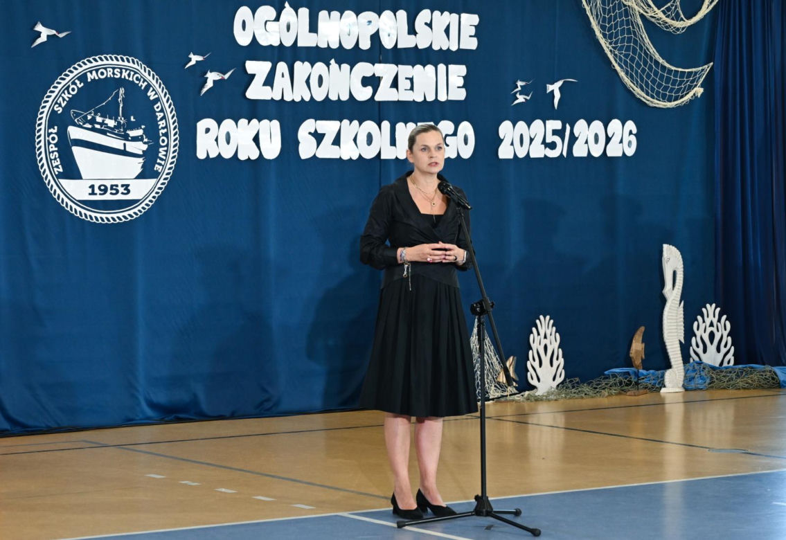 Barbara Nowacka na koniec roku szkolnego pojechała do Darłowa