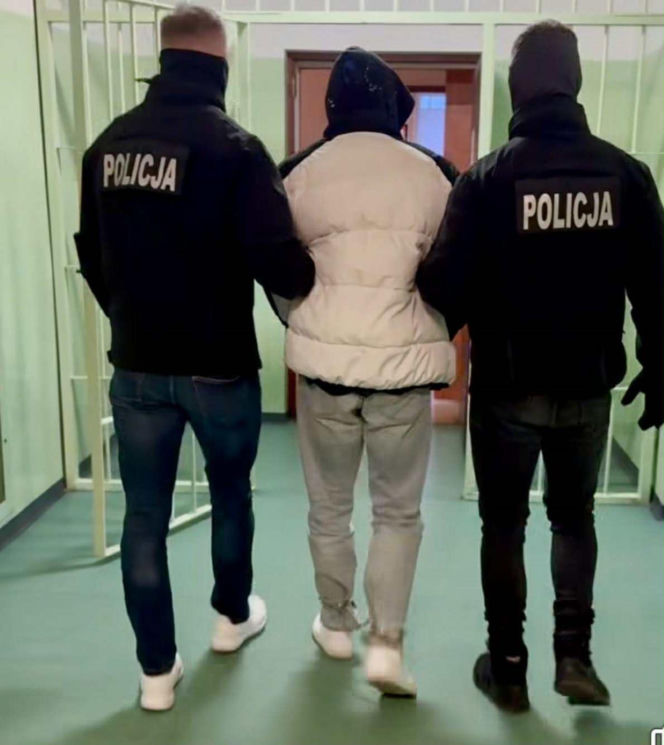 Poćwiartował ciało współlokatora i zakopał w parku! Po wszystkim napisał do matki Mateusza