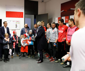 Premier Mateusz Morawiecki w szatni reprezentacji Polski