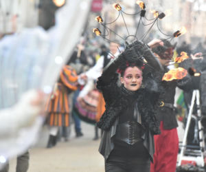 Orszak Trzech Króli 2026 w Toruniu. Zdjęcia z samego serca starówki