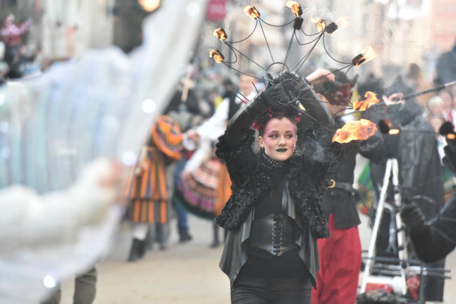 Orszak Trzech Króli 2026 w Toruniu. Zdjęcia z samego serca starówki