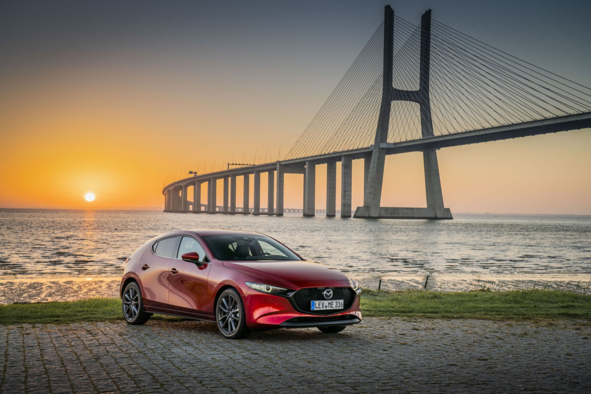 Mazda 3 2.0 SKYACTIV-G 122 KM 6MT (Soul Red Crystal)