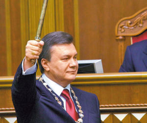 Janukowycz uciekł ze złotej rezydencji