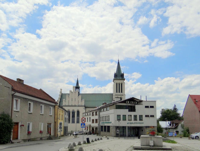 To miasto w Małopolsce zachwyca jednym z najpiękniejszych rynków. Dopiero w PRL-u odzyskało swoje prawa