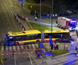 Autobus miejski wjechał w przejście podziemne przy Dworcu Zachodnim