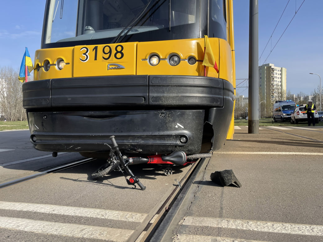 Dramat na Białołęce. 5-latek wjechał rowerkiem pod tramwaj 