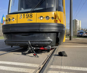 Dramat na Białołęce. 5-latek wjechał rowerkiem pod tramwaj 