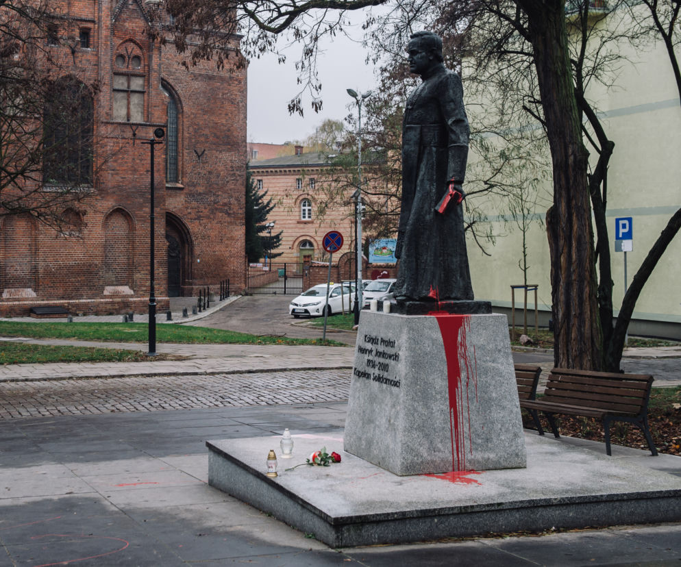 Jankowski bez honoru i pomnika