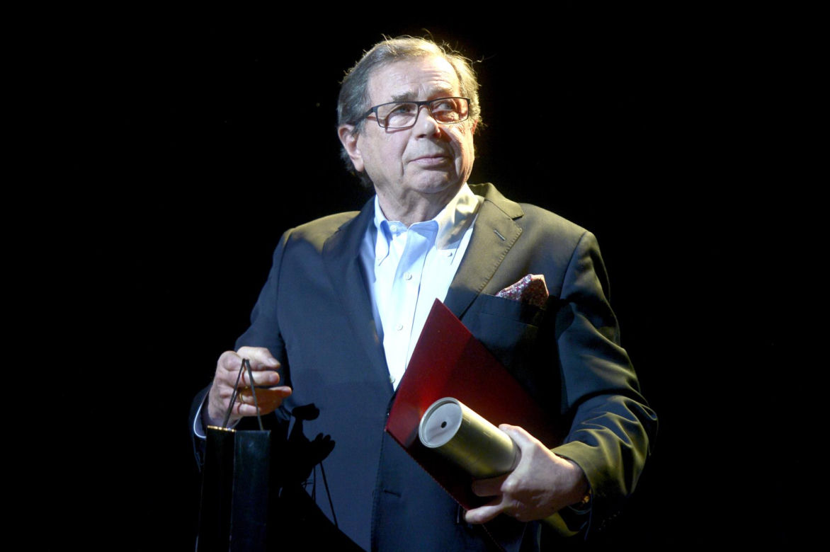 Niegdyś bożyszcze tłumów jako Janek Kos. Tak przez lata zmieniał się legendarny aktor Janusz Gajos
