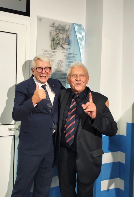 Szpital uhonorował wybitnych kardiochirurgów. Legendy skalpela otworzyły hybrydową salę operacyjną