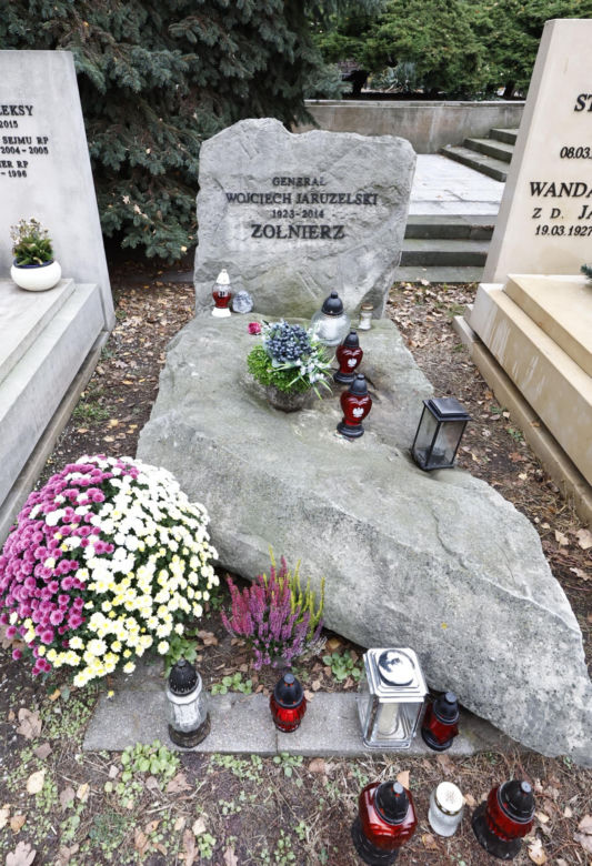 Grób gen. Wojciecha Jaruzelskiego