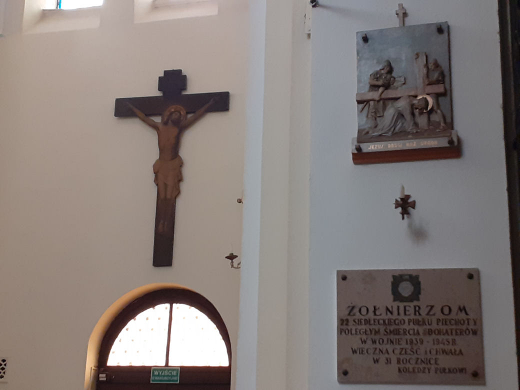 Jak wyglądał kościół garnizonowy w Siedlcach z zewnątrz i w środku w marcu 2021 roku?