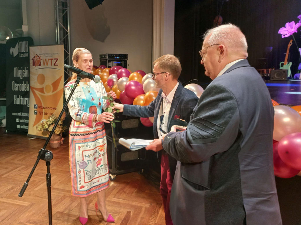 Jubileusz stowarzyszenia "Nasz Dom - Nasz Świat" i Warsztatów Terapiii Zajęciowej w Lesznie