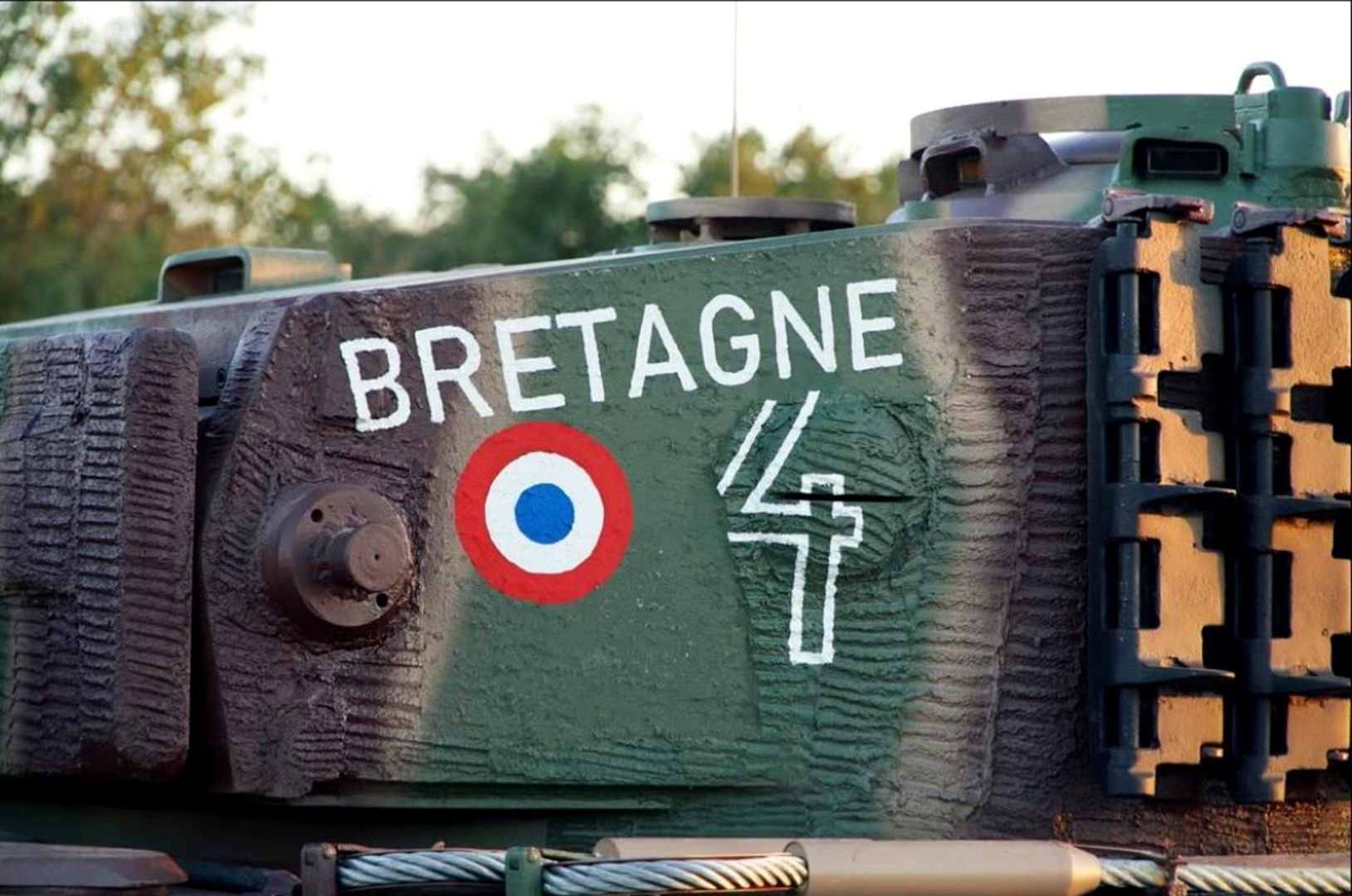 Od Waffen-SS do armii francuskiej. Czołg Tygrys I z Saumur znów jeździ