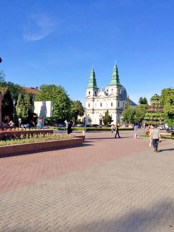 Ukraina
