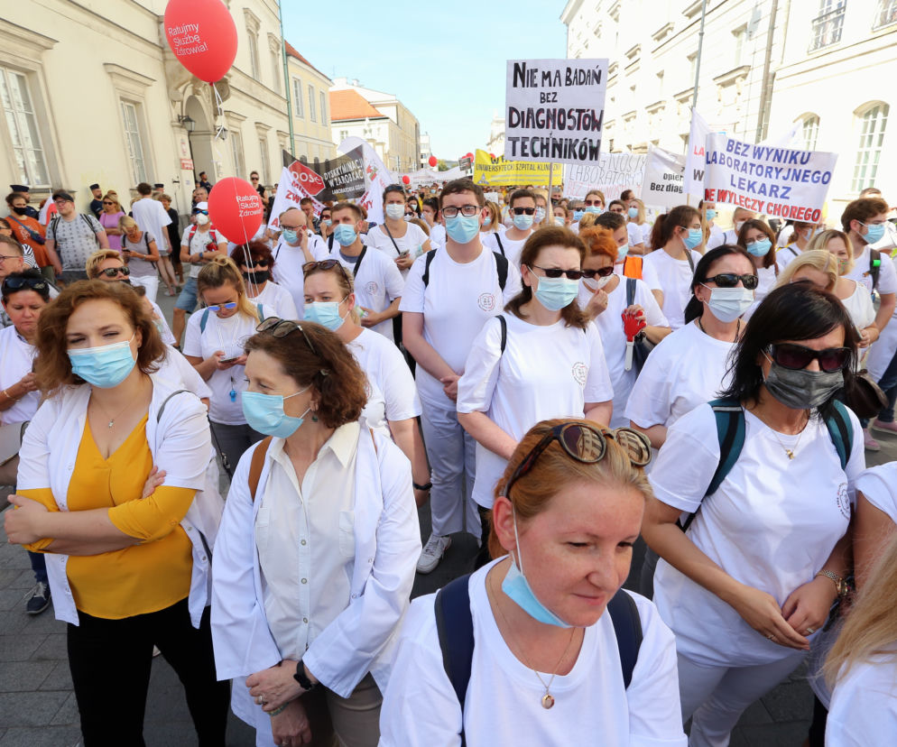 Protest pracowników służby zdrowia w Warszawie