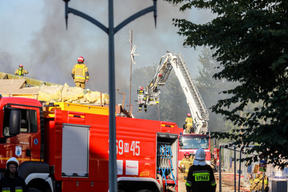 Płock. Ogromny pożar szpitala wojewódzkiego! Kłęby dymu nad placówką [ZDJĘCIA]