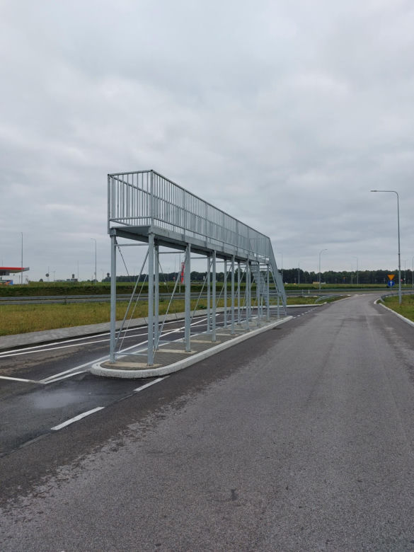 Rampy do odśnieżania ciężarówek. Nowe urządzenia na polskich drogach