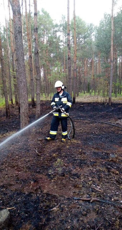 Walczyli z pożarem dwa dni! W akcji gaśniczej strażakom pomagali mieszkańcy!