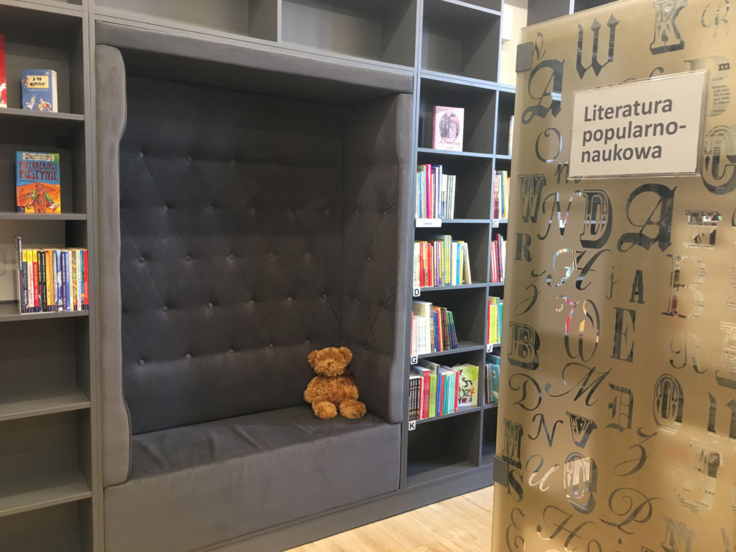 Biblioteka na dworcu Wrocław Główny