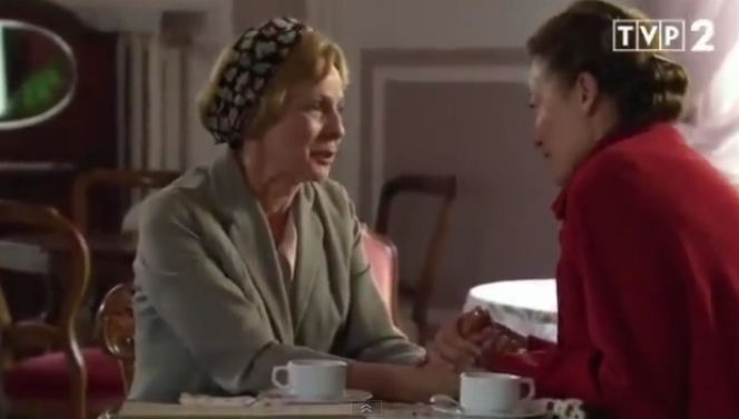 CZAS HONORU 5, odc. 56. Wanda (Magdalena Różczka) i Helena (Ewa Wencel)